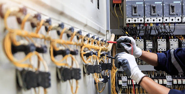 Professional Electrician technician working in Washington County County, OH